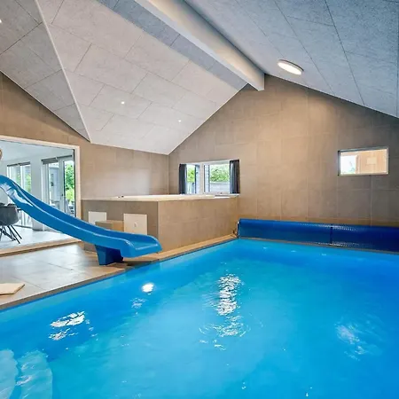 Spacious Retreat Near - By Traum