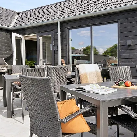 Spacious Retreat Near - By Traum *