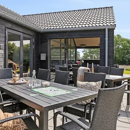 Spacious Retreat Near Sarup