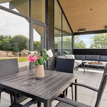 Spacious Retreat Near - By Traum Nyaraló