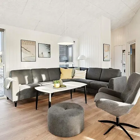 Spacious Retreat Near Sarup