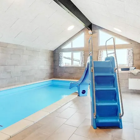 Spacious Retreat Near Tatil Evi Sarup