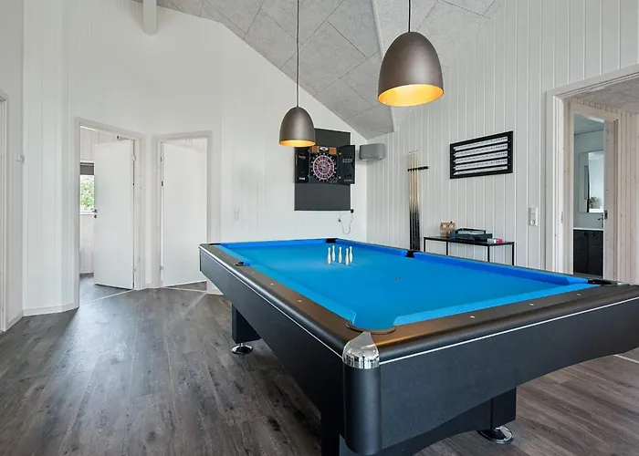 Feriehus Spacious Retreat Near - By Traum