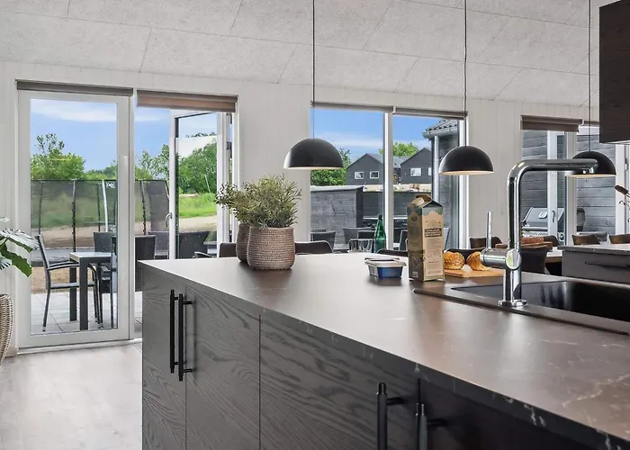 Spacious Retreat Near - By Traum