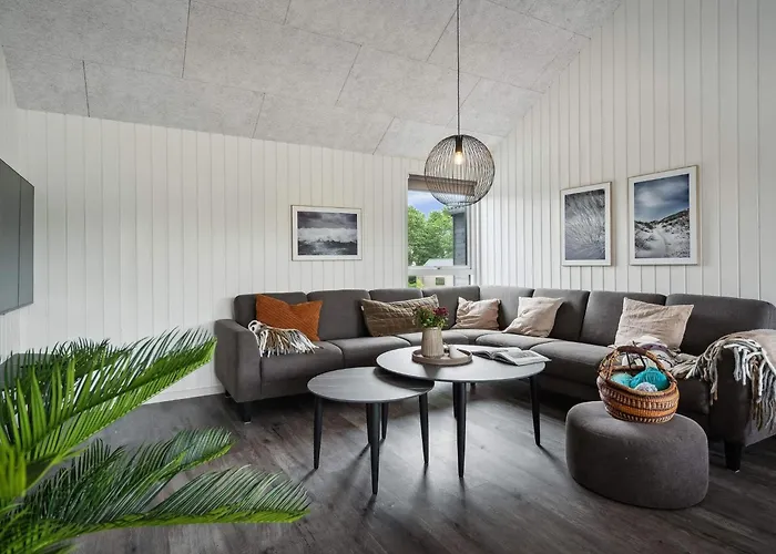 Spacious Retreat Near - By Traum Feriehus
