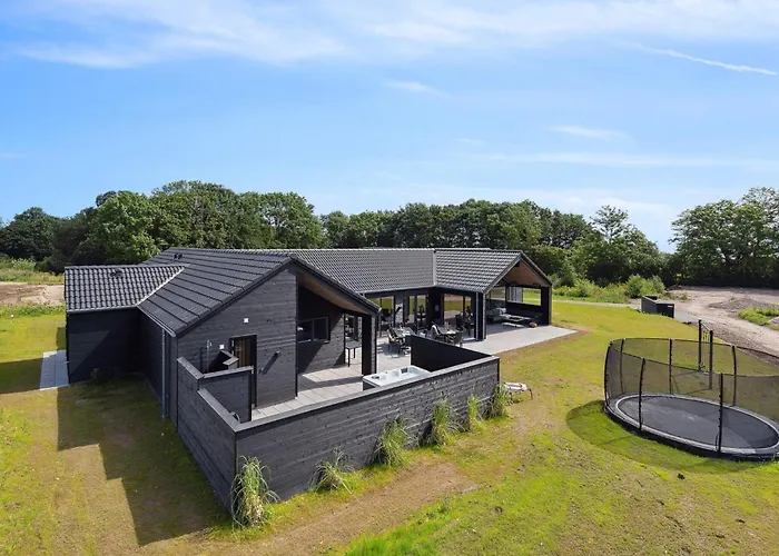 Feriehus Spacious Retreat Near - By Traum *